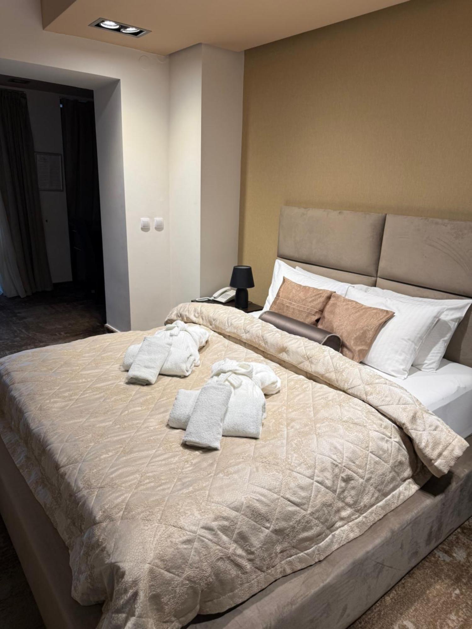 Guest House Panorama Aqualux With Free Parking ノヴィ・サド エクステリア 写真