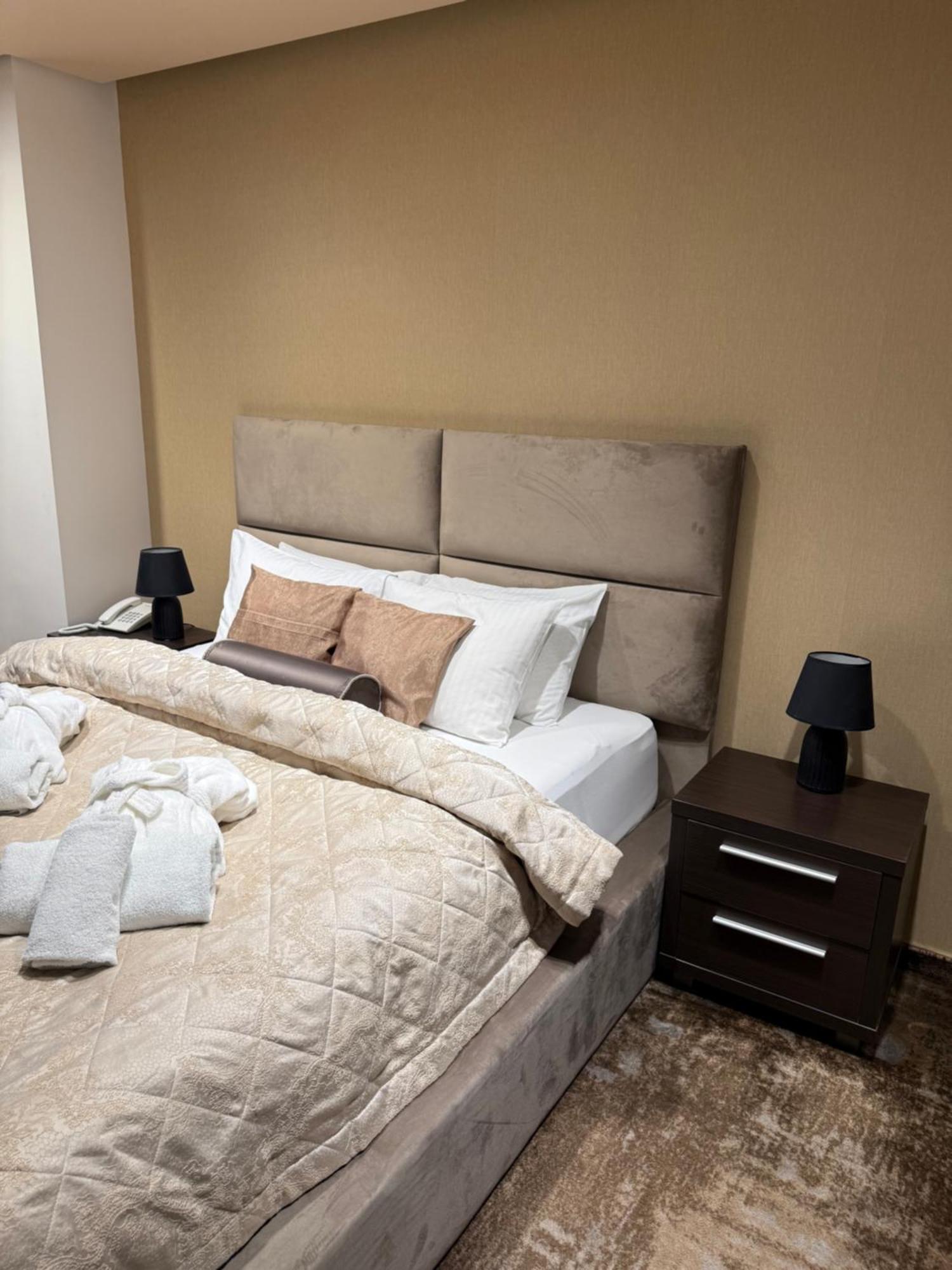 Guest House Panorama Aqualux With Free Parking ノヴィ・サド エクステリア 写真