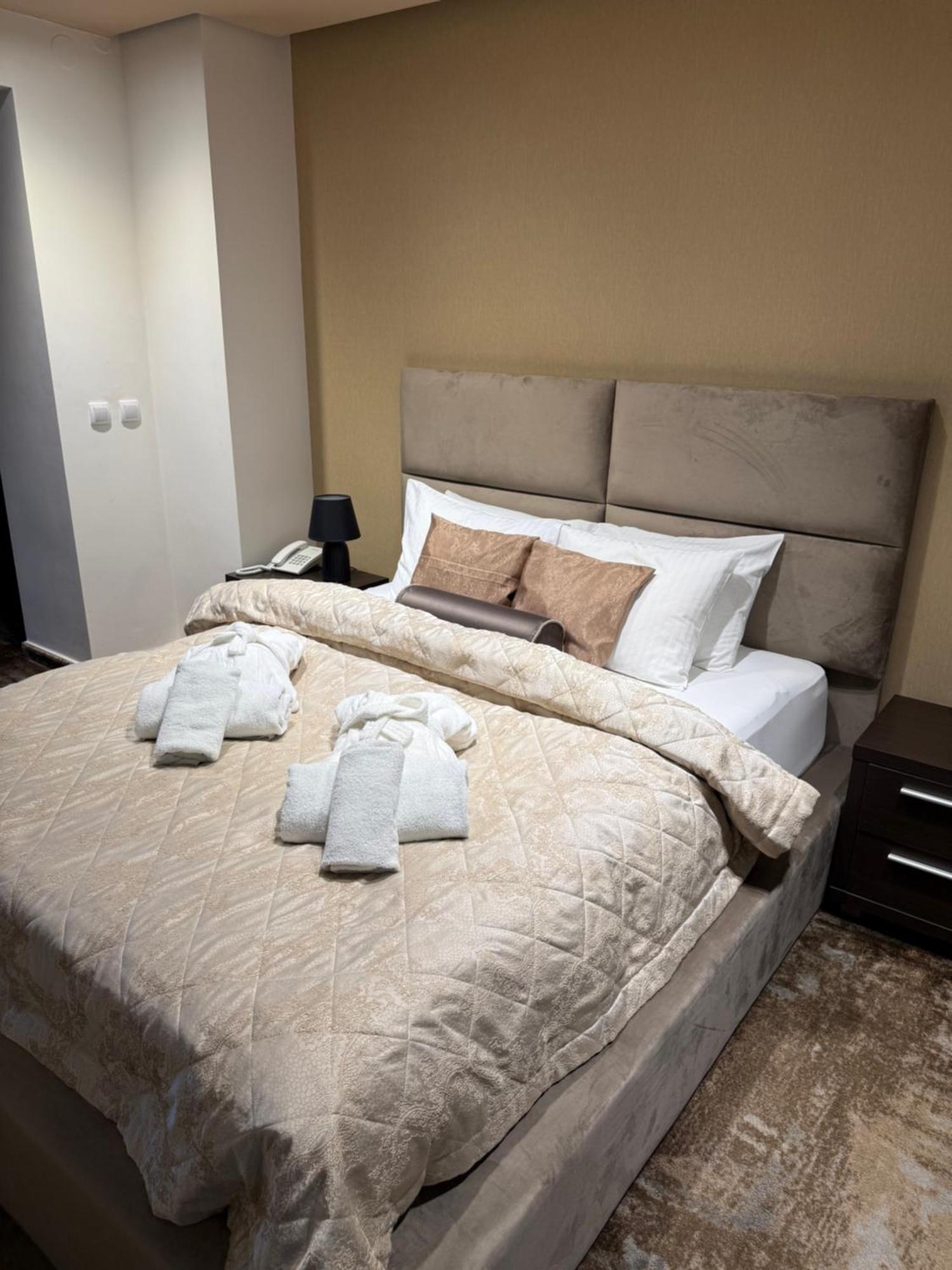 Guest House Panorama Aqualux With Free Parking ノヴィ・サド エクステリア 写真