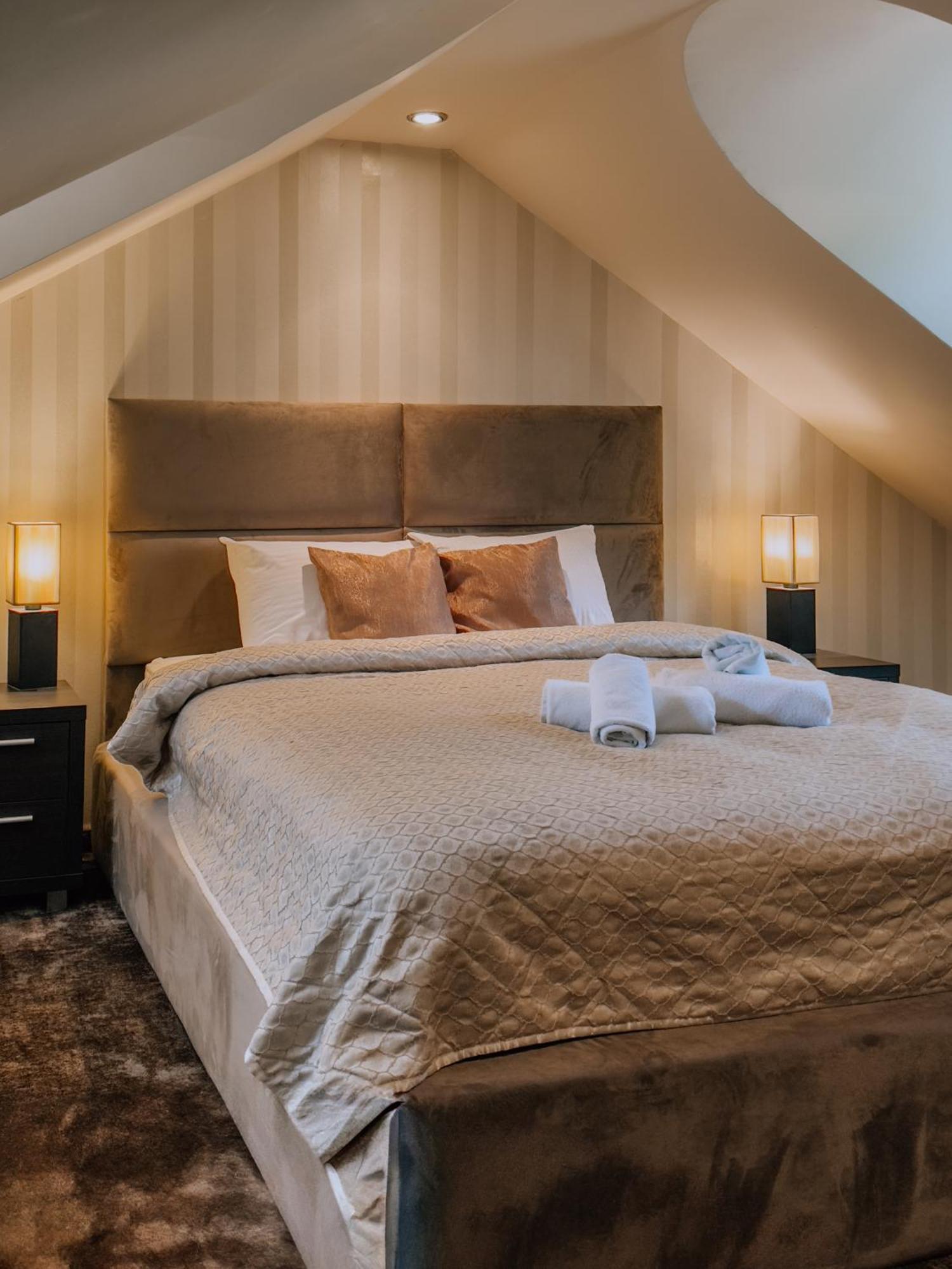 Guest House Panorama Aqualux With Free Parking ノヴィ・サド エクステリア 写真